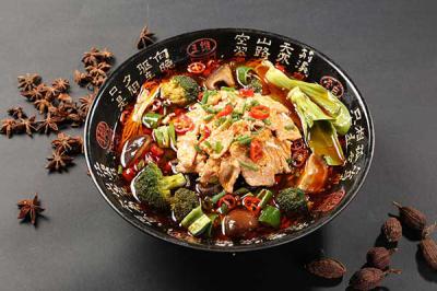 冒菜培訓(xùn)班哪家好價格便宜？炒制底料的注意事項